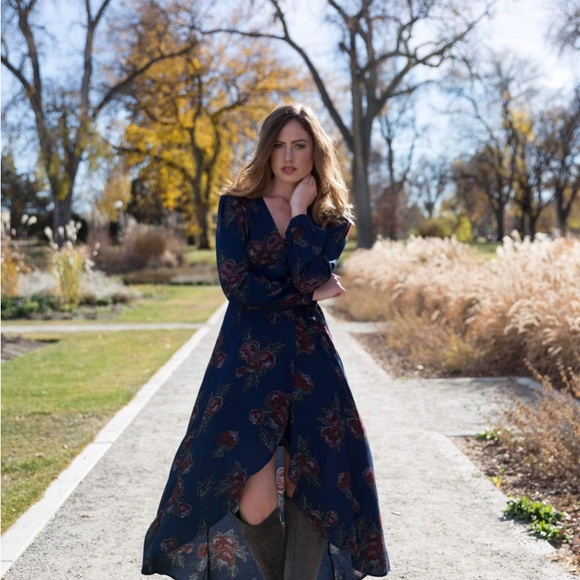 Astr Dresses & Skirts - ASTR XS MAXI DRESS